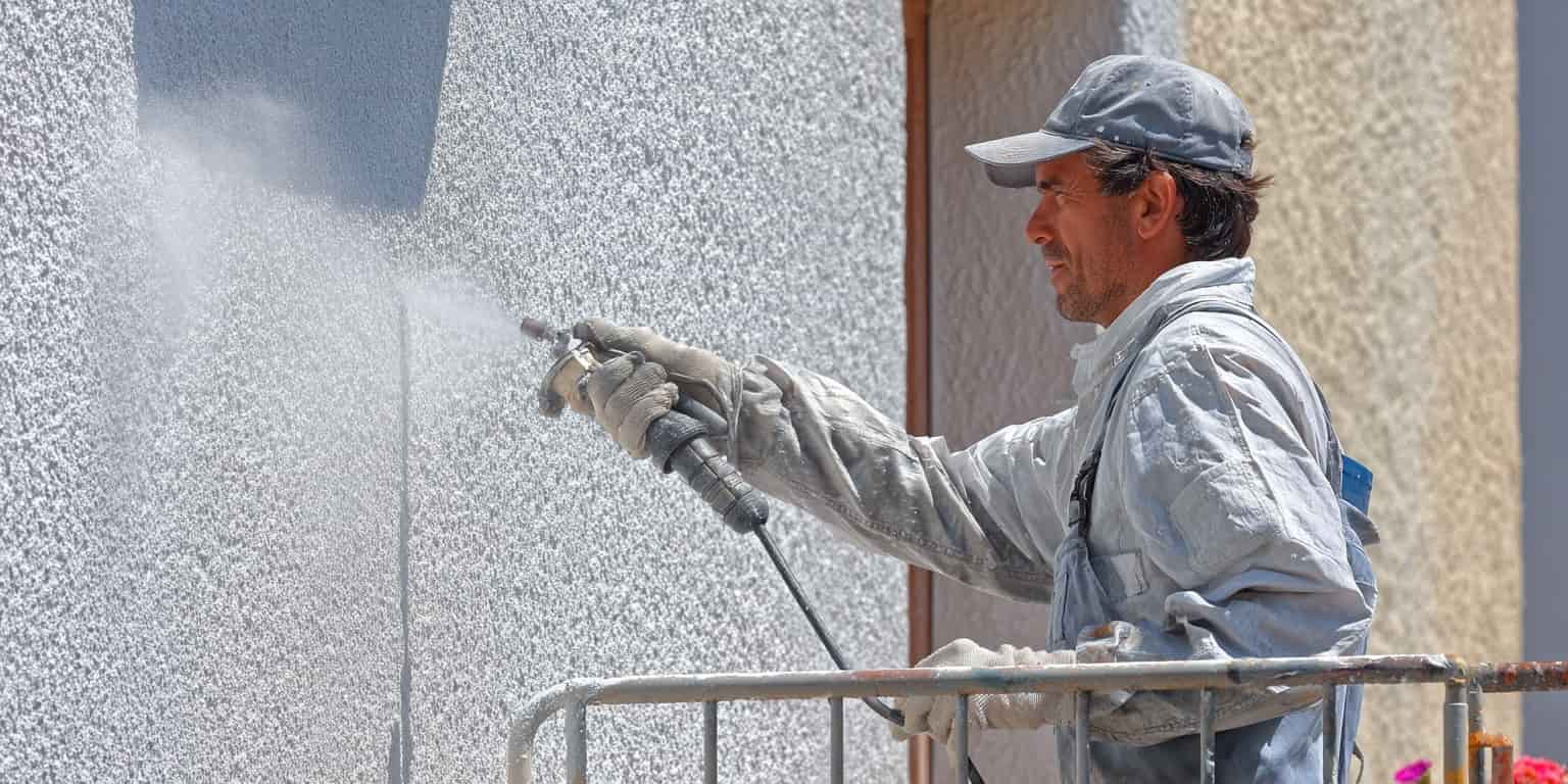 Nettoyage de façade à l’eau de Javel : dilutions, risques, alternatives (guide complet)